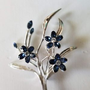 💎 JEWELLERY 2/$25💎 Blue flower pin